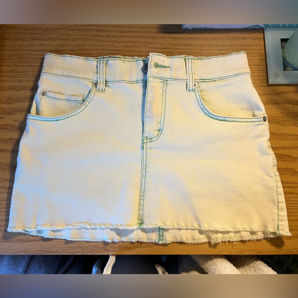 Green BDG skirt